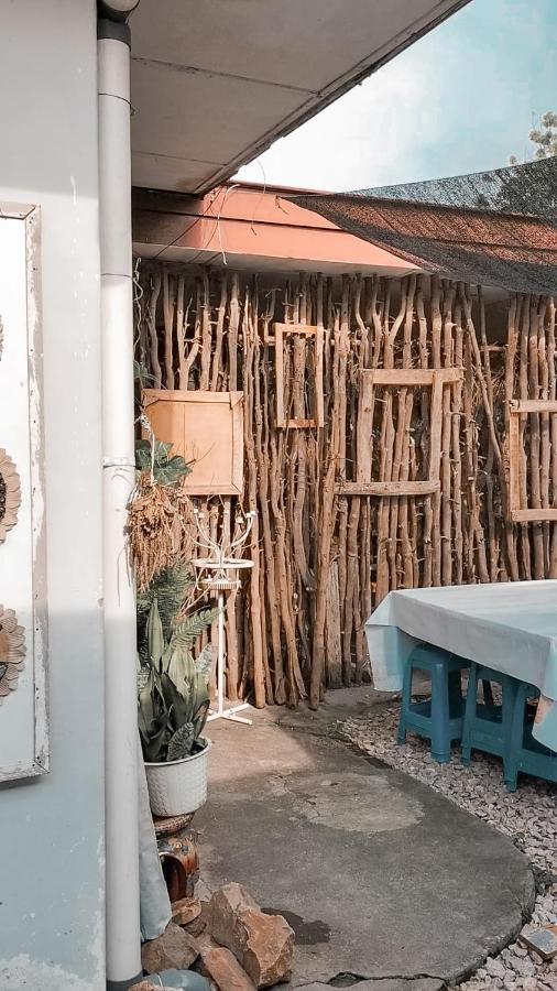 Brussels Homestay Kost Balige Εξωτερικό φωτογραφία